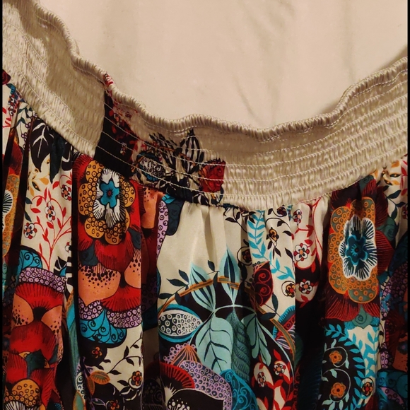 Blouse - Picture 2 of 3